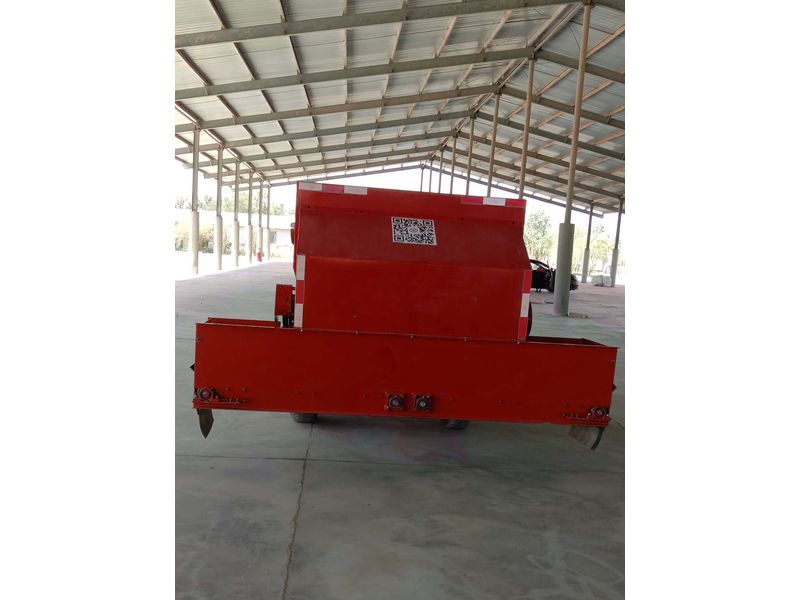 青貯撒料車
